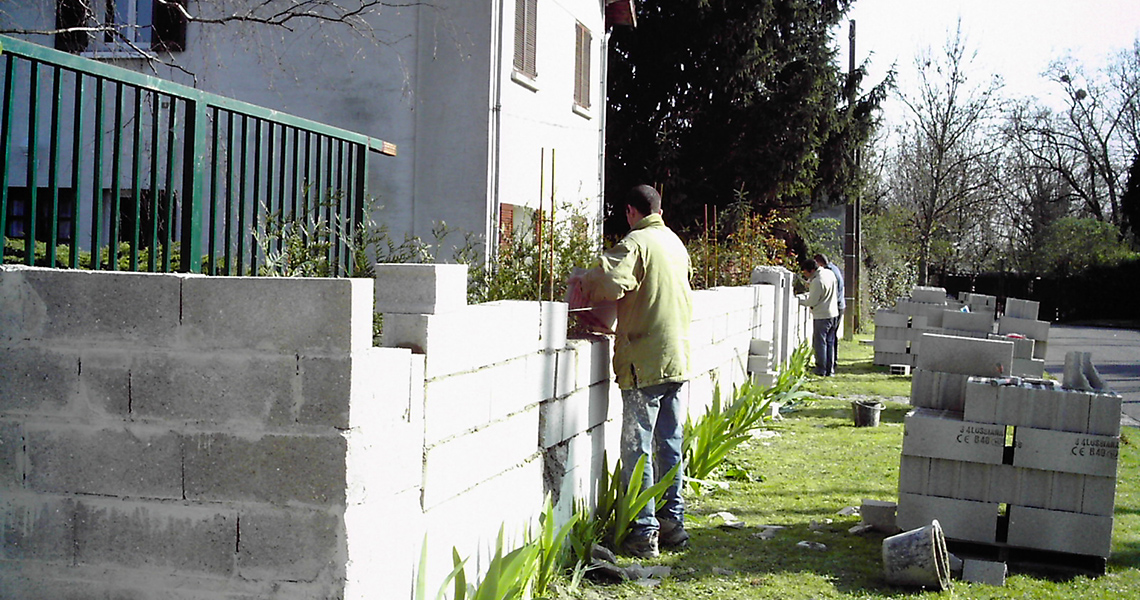 SNPR monte un mur près de Gagny